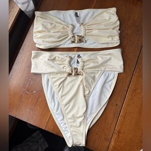 PrettyLittleThing Hammered Bandeau Bikini